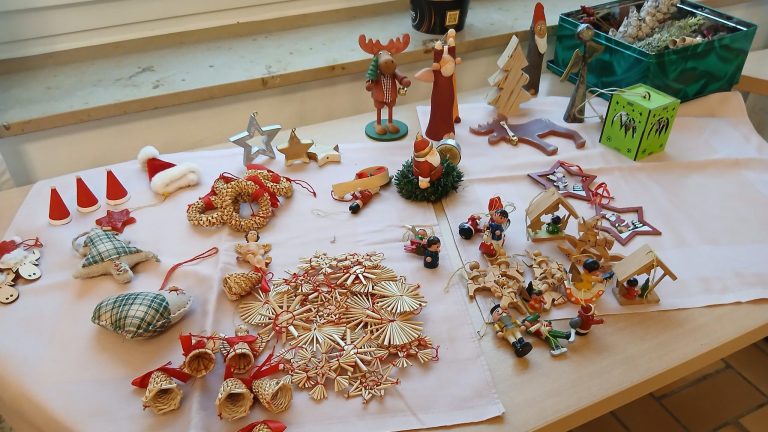 erste Tauschbörse von Weihnachtsdekorationen in Metelen